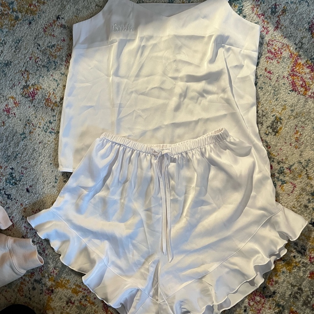 Bride embroidered pajamas
